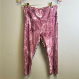 VOGO Athletica Pink Tie-Dye Capri Leggings